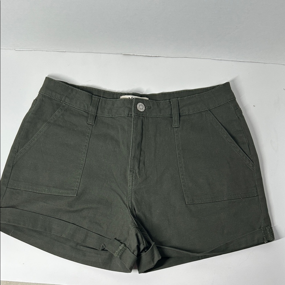 YMI Chic Grey Cargo Shorts | Pockets (9/29)